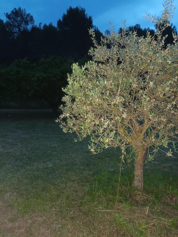 Location Venelles Villa Exterior photo